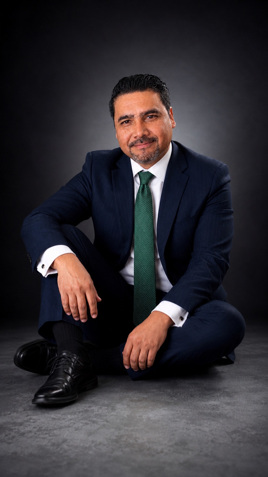 Retrato profesional del abogado Marcelo Valenzuela